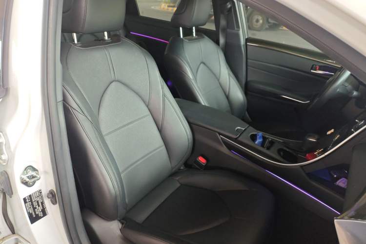 Used Toyota Avalon 2019 2.0L Luxury Edition China VI Standard
