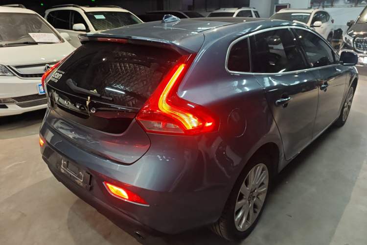 Used Volvo V40 2014 2.0T Zhiya Edition