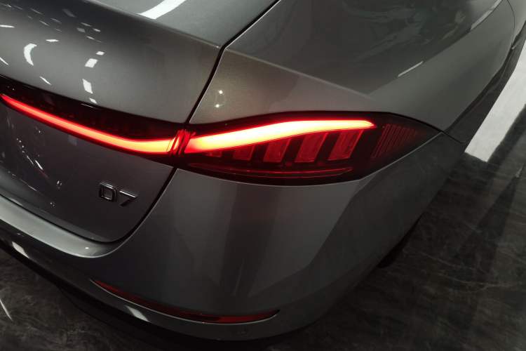 Used Roewe D7 2023 DMH 125km Flagship Edition
