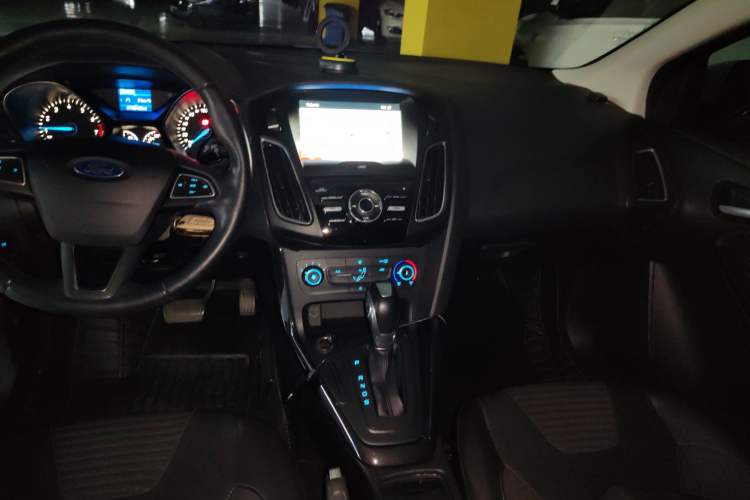 Used Ford Focus 2018 Sedan Classic 1.6L Automatic Trendy SmartDrive Edition
