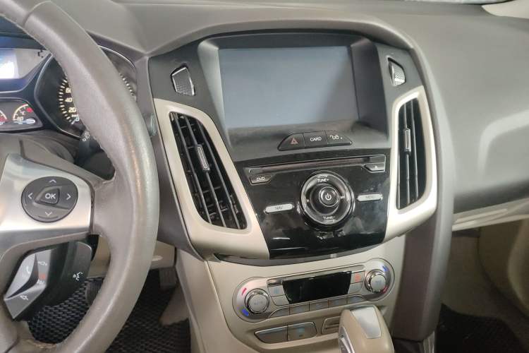 Used Ford Focus 2012 Sedan 1.6L Automatic Fashion Edition