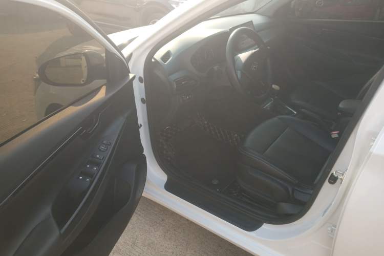 Used Hyundai Celesta 2018 1.6L Automatic GL Enjoyment Edition China VI compliant