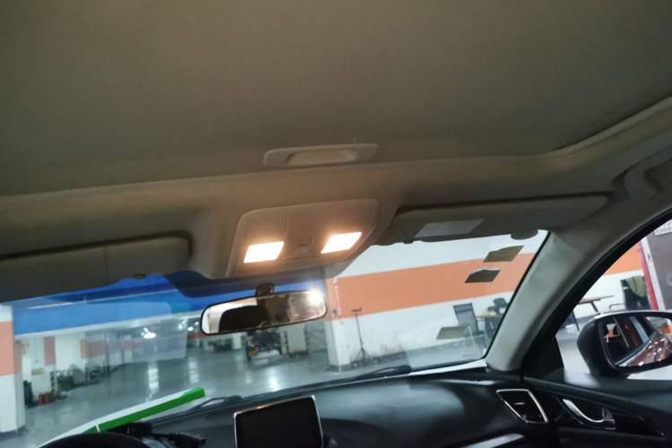 Used Mazda Mazda 3 Axela 2014 Hatchback 1.5L Automatic Luxury Model