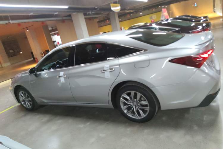 Used Toyota Avalon 2019 Dual-Engine 2.5L Luxury Edition China VI Standard
