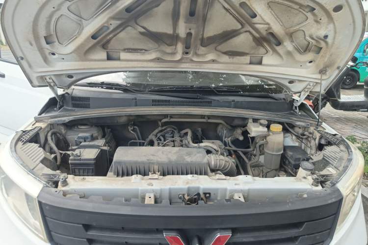 Used Wuling Hongguang PLUS 2019 1.5T Manual Standard Version 7 Seats
