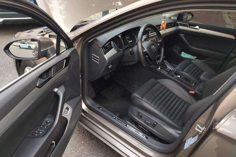 Used Volkswagen Magotan 2017 330TSI DSG Leading Model