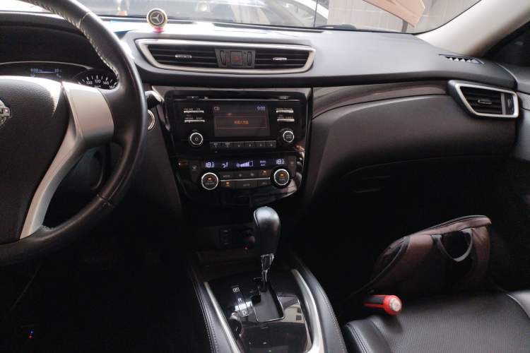 Used Nissan X-Trail 2014 2.5L CVT Luxury Edition 4WD
