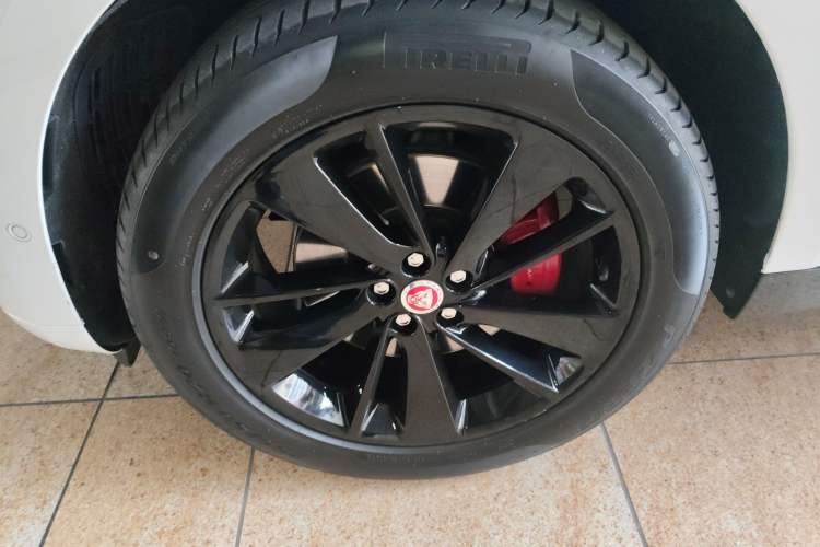 Used Jaguar F-PACE 2022 P250 R-Dynamic BLACK
