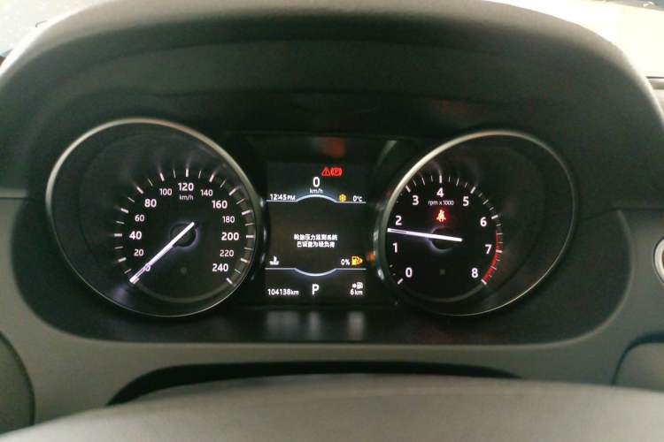 Used Land Rover Discovery Sport 2019 240 PS SE Version China VI Standard
