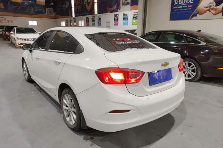 Used Chevrolet Cruze 2018 320 Automatic Pioneer Sunroof Edition
