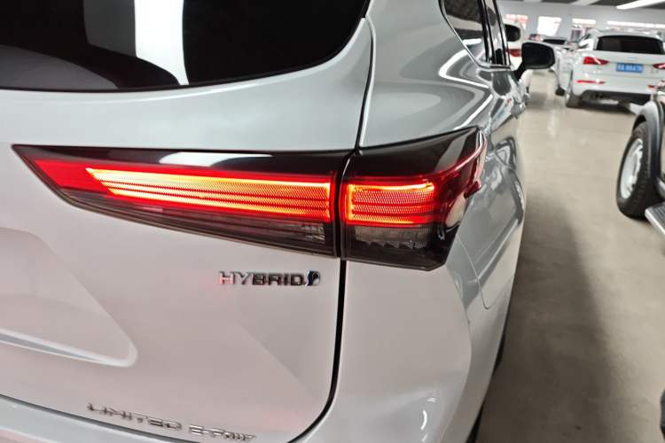 Used Toyota Highlander 2022 Dual-Engine 2.5L Four-Wheel Drive Supreme Edition 7-Seater