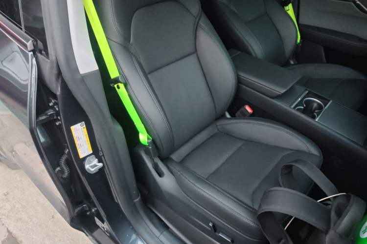 Used Tesla Model Y 2025 Rear-Wheel-Drive Version
