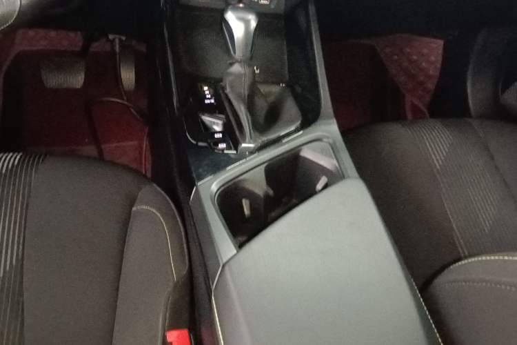 Used Roewe i5 2021 1.5L CVT Platinum Edition
