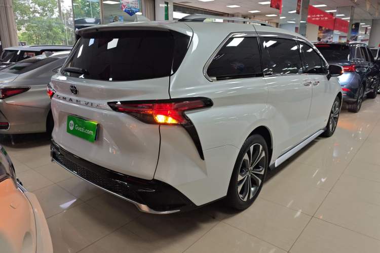 Used Toyota Granvia 2024 2.5L Hybrid Prestige PLUS Edition
