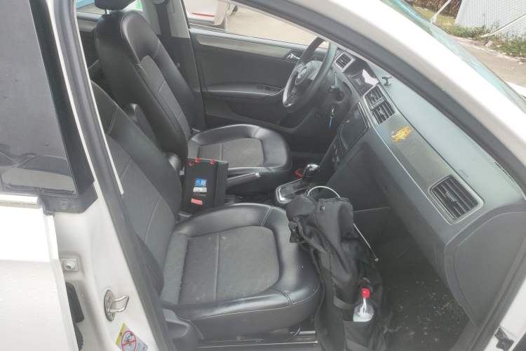 Used Volkswagen Santana 2015 1.6L Automatic Comfort Edition