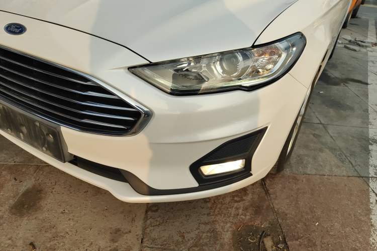 Used Ford Mondeo 2018 EcoBoost 180 Smart Control Fashion Model China VI Standard
