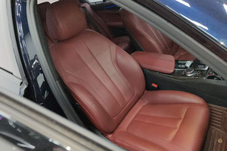 Used BMW 5 Series 2019 530Li Leading Model M Sport Package
