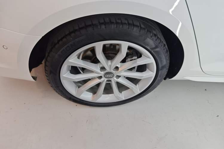 Used Audi A4L 2019 40 TFSI Fashion Edition China VI Emission Standard
