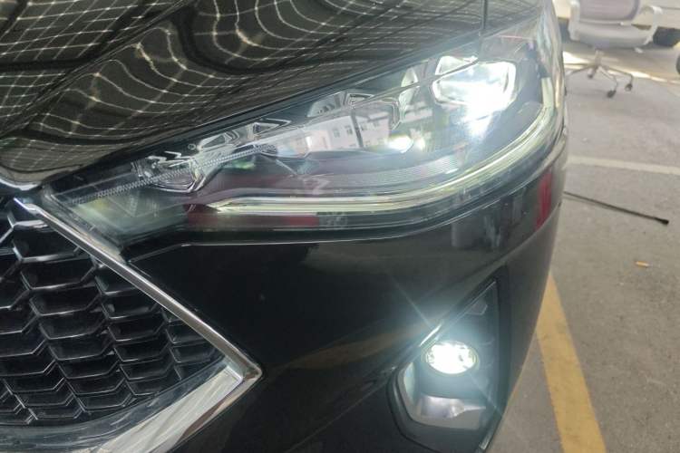 Used Haval F7 2019 2.0T Two-Wheel Drive i-Van China V standard
