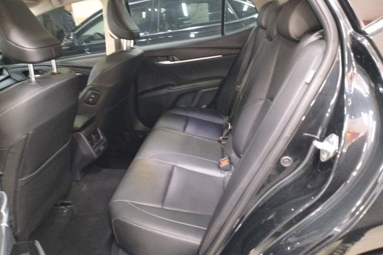 Used Toyota Camry 2024 2.0G Prestige Edition
