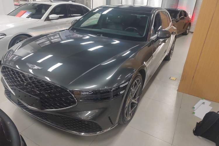 Used Genesis G90 2023 Flagship Edition
