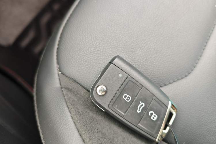 Used Volkswagen Tiguan L 2019 330TSI Automatic Two-Wheel Drive Panoramic Comfort Edition China VI Standard
