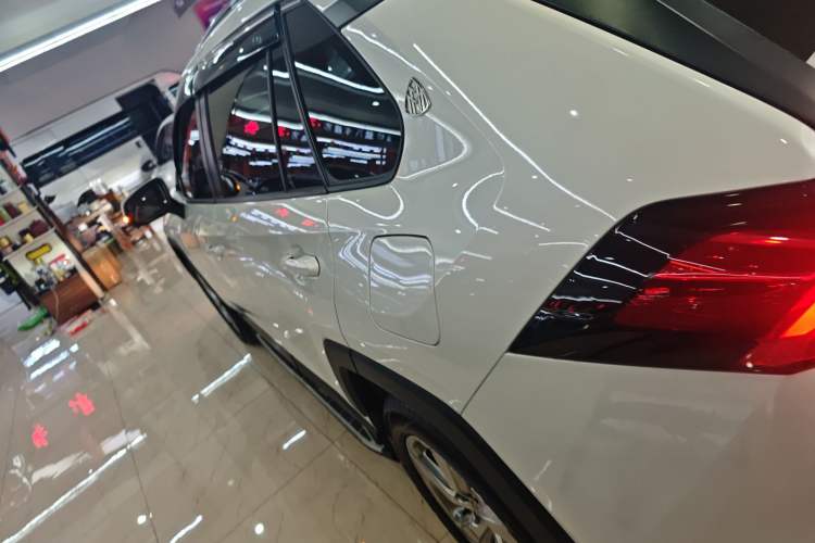 Used Toyota RAV4 2020 Dual-Engine 2.5L E-CVT Two-Wheel Drive Elite Edition
