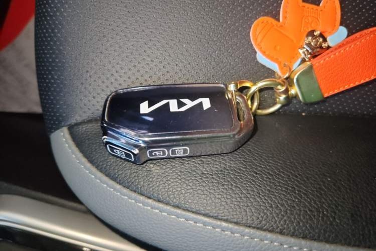 Used Kia kx1 Stonic 2021 1.4L CVT Sunroof Model
