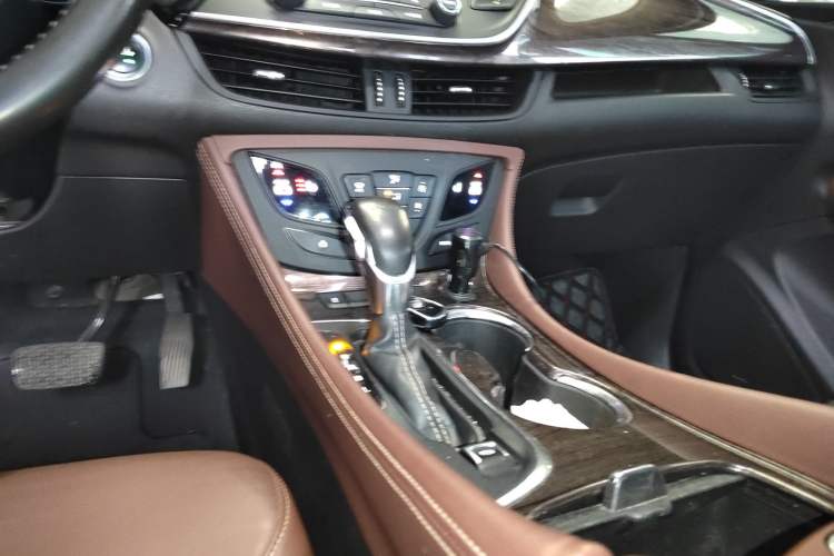 Used Buick Envision 2017 20T Two-Wheel Drive Elite Version
