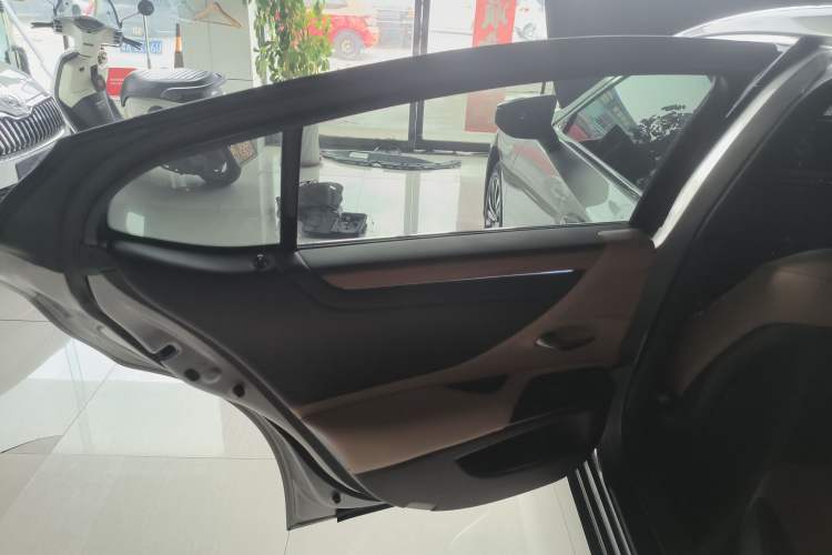 Used Lexus ES 2020 200 Excellence Edition
