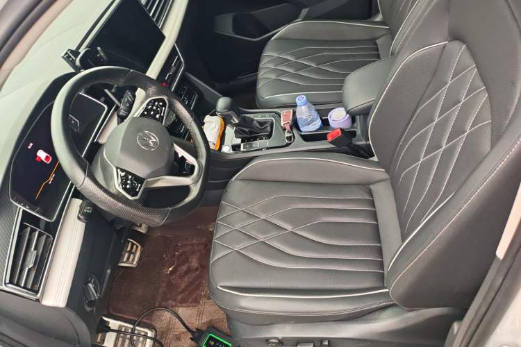 Used Volkswagen Tiguan L 2022 330TSI Automatic Two-Wheel Drive R-Line Enhanced Edition
