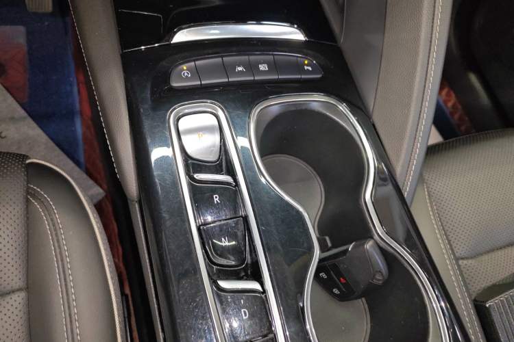 Used Buick Envision 2022 Encore Plus 552T Five-Seat Luxury Model
