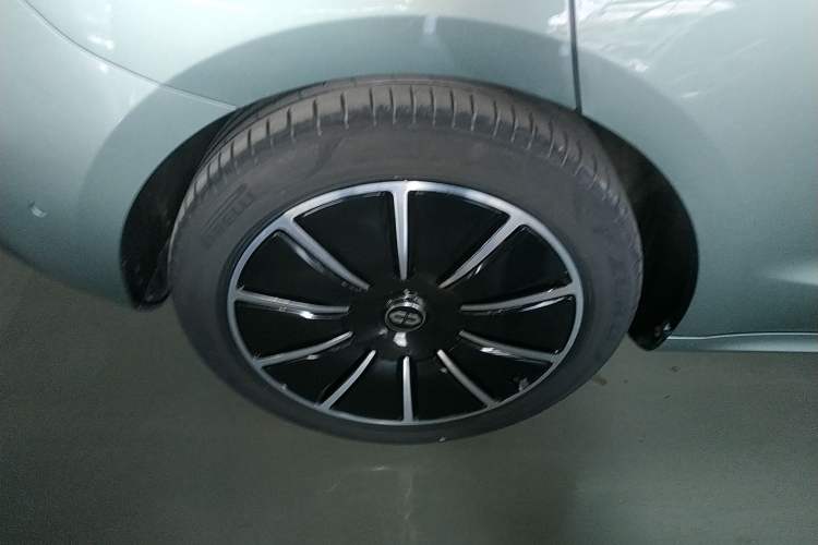 Used Hima AITO M5 2022 Extended-Range Four-Wheel Drive Performance Version
