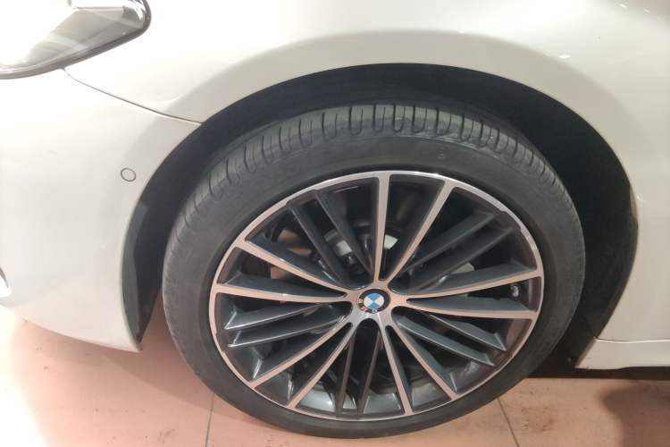 Used BMW 5 Series 2023 Restyled 530Li Leading Edition M Sport Package
