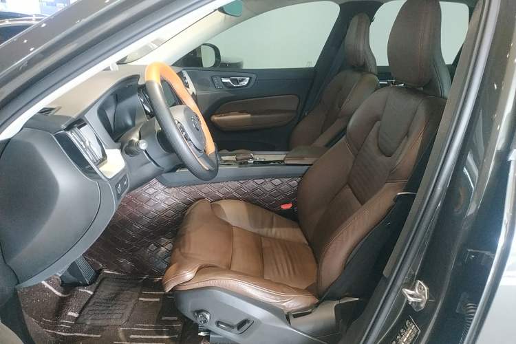 Used Volvo XC60 2020 T5 4x4 Smart Luxury Edition