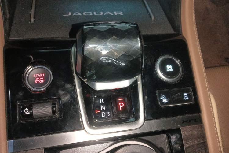 Used Jaguar XFL 2024 2.0T P250 Two-Wheel Drive Prestige Luxury Edition