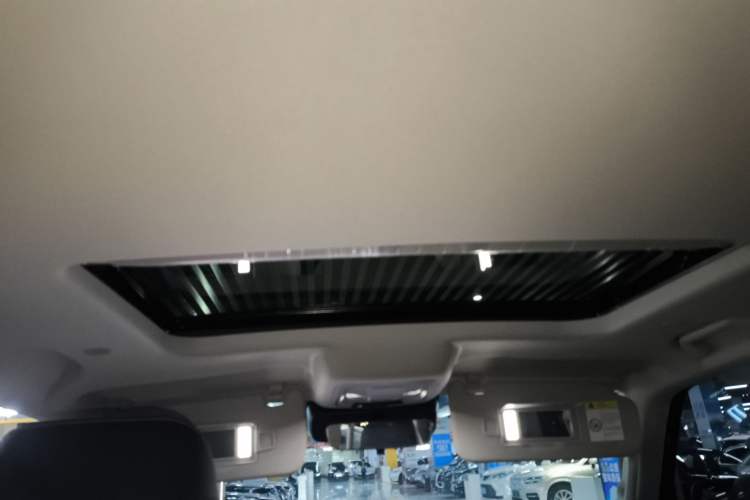 Used Tank 300 2025 2.0T Challenger
