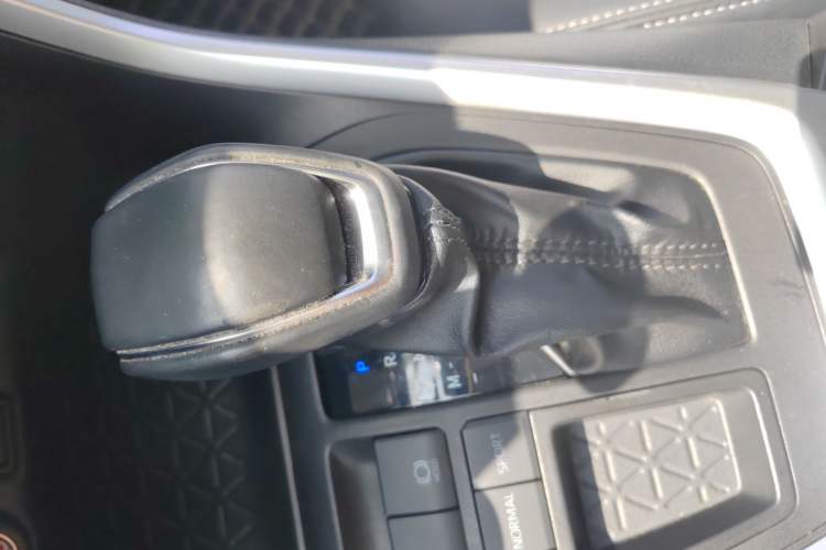 Used Toyota Wildlander 2022 2.0L CVT Two-Wheel Drive Luxury PLUS Edition
