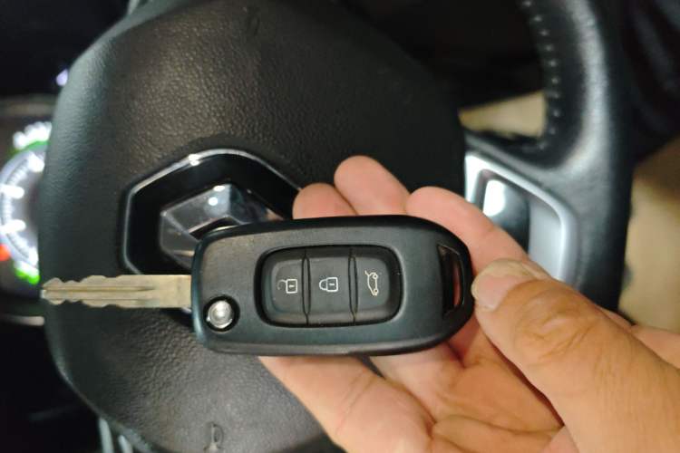 Used Renault Kadjar 2017 2.0L Two-Wheel Drive Comfort Edition
