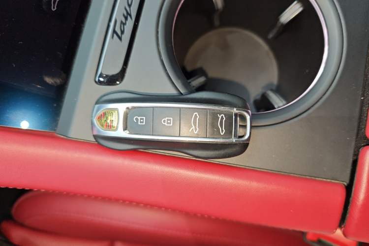 Used Porsche Taycan 2022-Year Updated Taycan