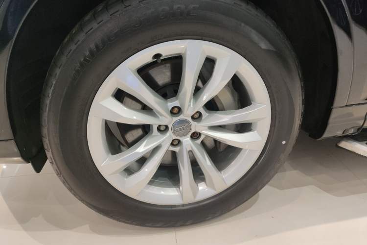 Used Audi Q7 2018 40 TFSI Comfort Model