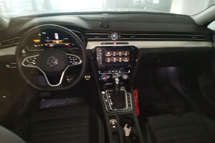 Used Volkswagen Magotan 2025 Zhongxiang Version 280TSI DSG Comfort Edition
