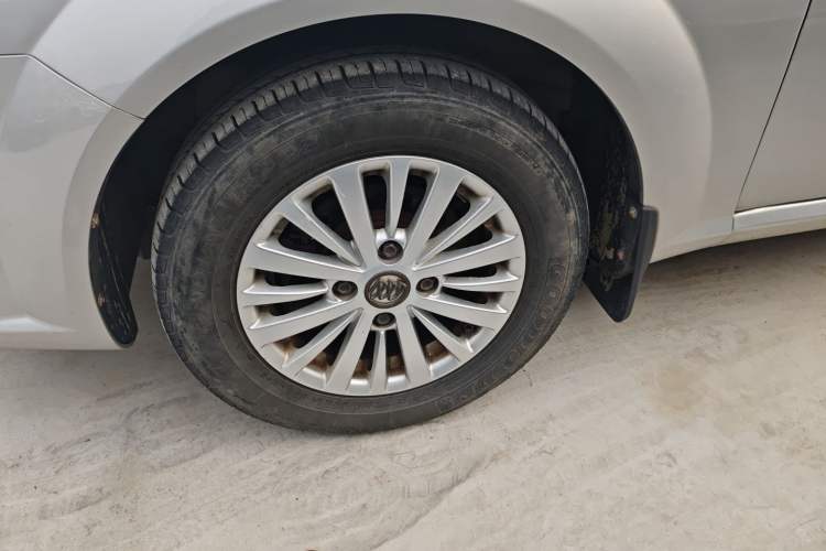 Used Buick Excelle 2015 1.5L Automatic Classic Model
