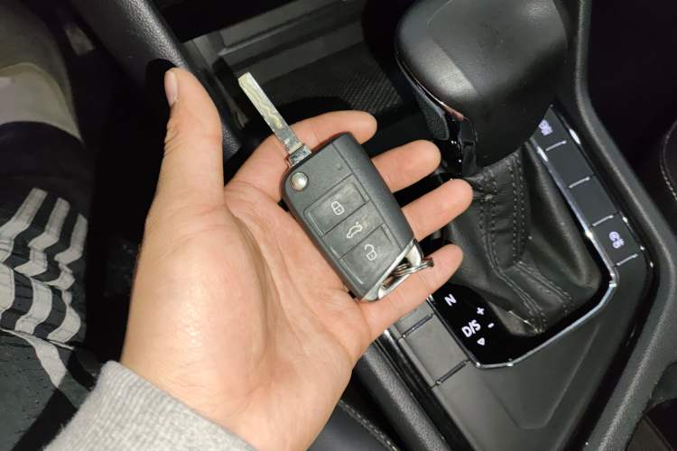 Used Volkswagen Tiguan L 2019 Updated Version 330TSI Automatic Two-Wheel Drive Panoramic Comfort Edition China VI Standard
