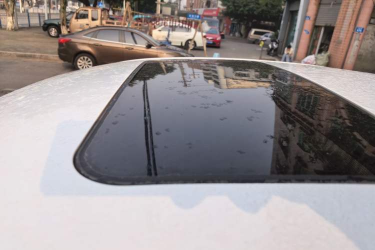 Used Roewe i5 2021 1.5L CVT Platinum Edition