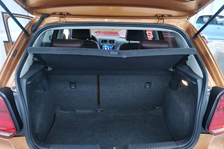 Used Volkswagen Polo 2016 1.6L Cross Polo Automatic