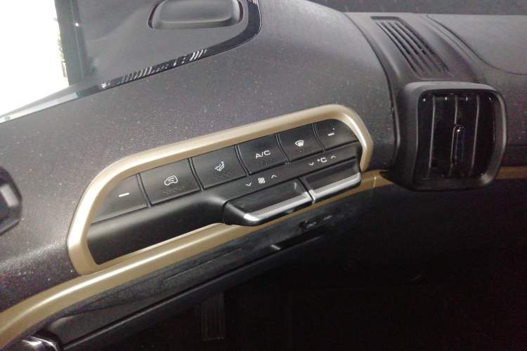 Used Baojun KiWi EV 2021 Designer Lithium Iron Phosphate
