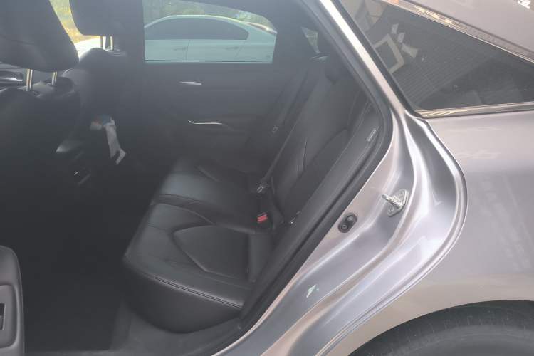 Used Toyota Avalon 2022 2.5L Luxury Edition
