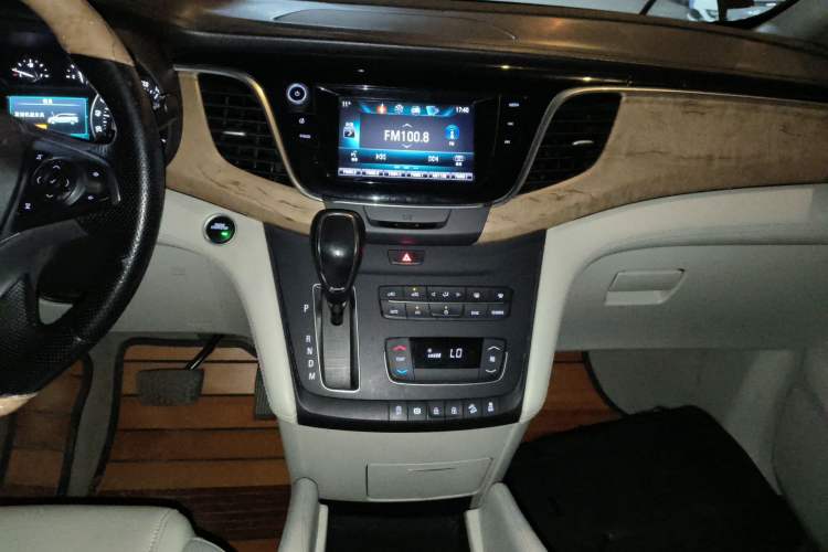 Used Buick GL8 2018 ES 28T Comfort Model China VI Standard