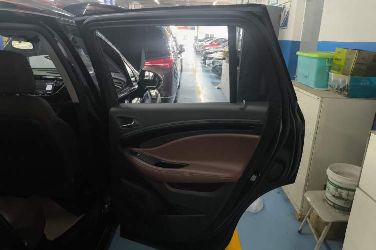 Used Buick Envision 2020 20T Two-Wheel Drive Luxury Model
